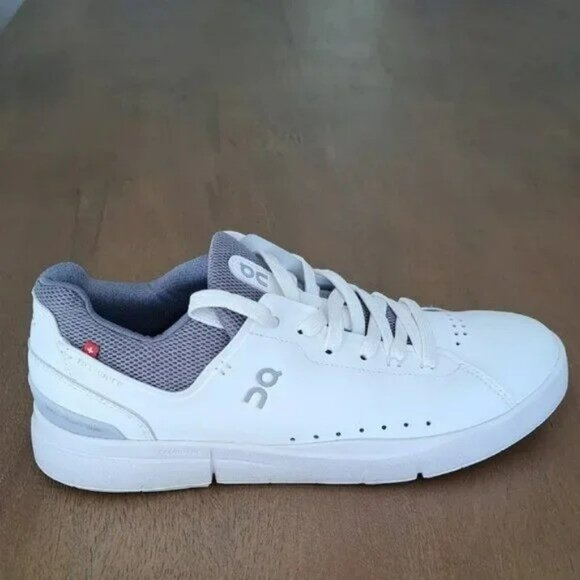 On Clouds Shoes - On THE ROGER Advantage - Color: White / Fossil - Size: Women 10